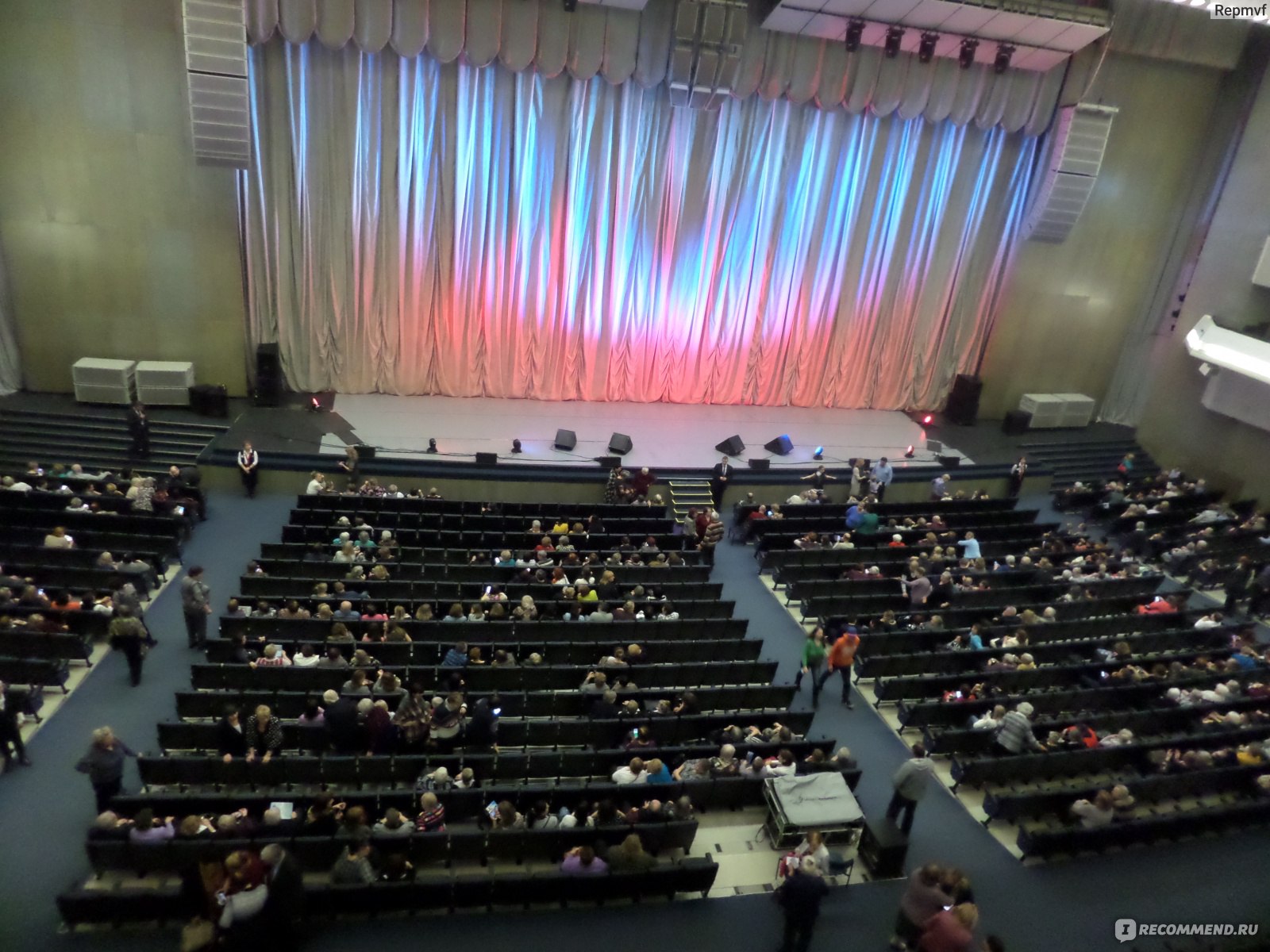 Большой концертный зал Октябрьский, Санкт-Петербург - « Ностальгия по социализму ! Хорошие концерты в советском здании.»