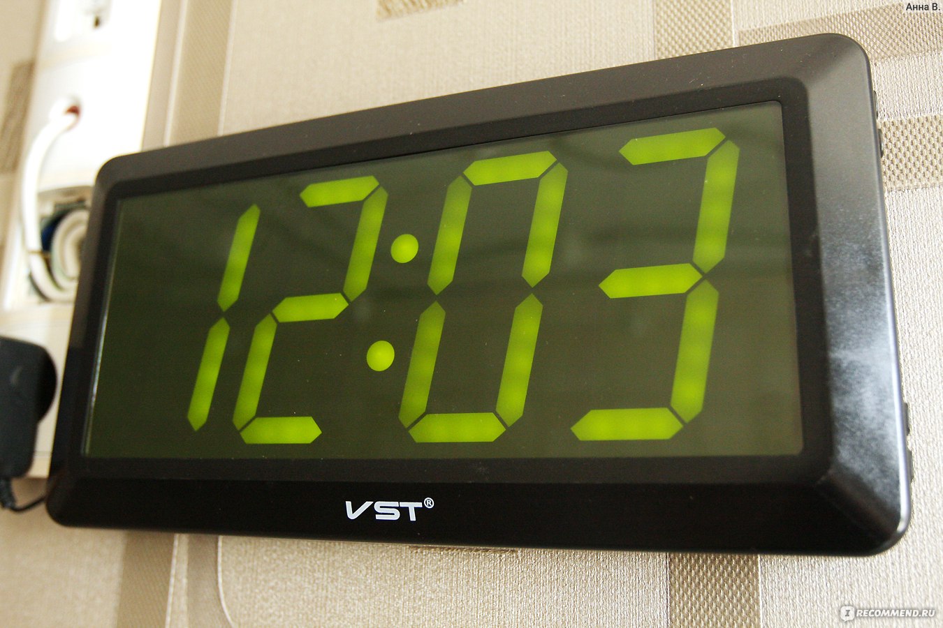 Часы vst видео. Часы VST 780. Настенные часы VST 780. Часы VST настенные 780s. VST-780) зеленая подсветка.
