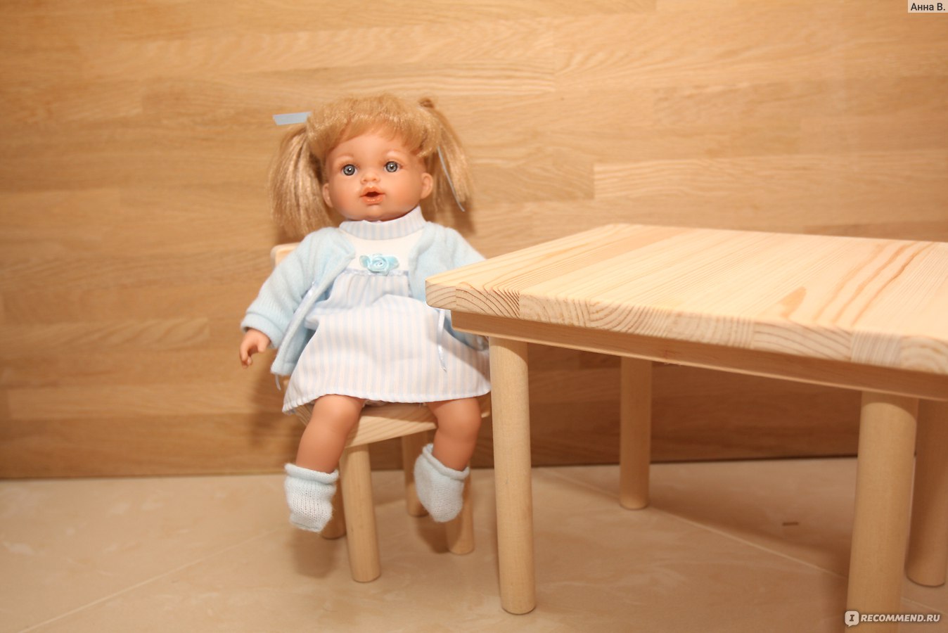 Кукольный стол и стулья для больших кукол