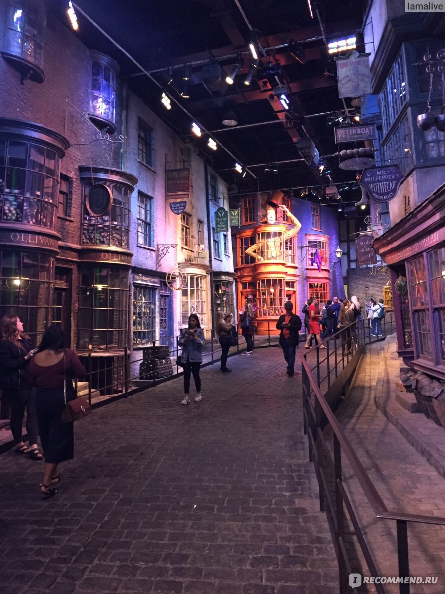 Warner Bros. studio tour (London) The Making of Harry Potter, London -  «Незабываемая экскурсия, вдохновившая моего мужа на прочтение всех томов Гарри  Поттера на языке оригинала.» | отзывы