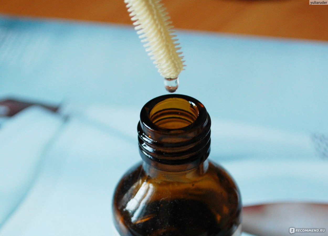 Чем смывать масло для ресниц и бровей