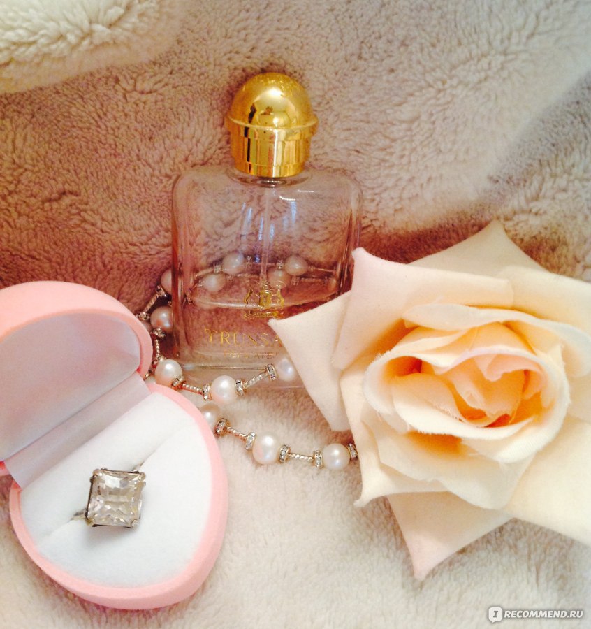 Trussardi delicate rose фото