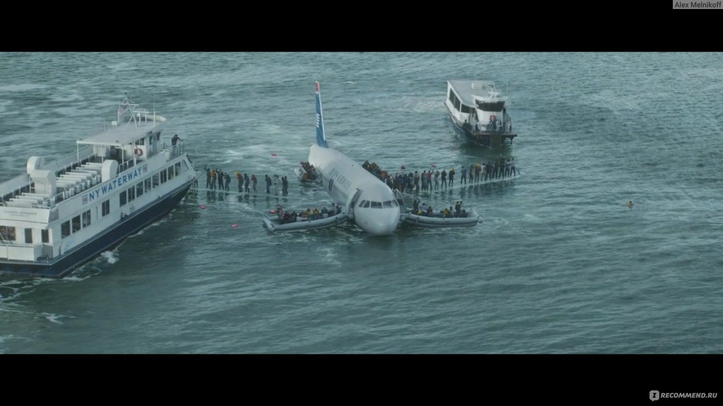 Чудо на Гудзоне / Sully (2016, фильм) - «Он спас 155 человек от неминуемой  гибели. Его поблагодарили и начали против него расследование. Фильм о  лётчике-герое Чесли Салленбергере.» | отзывы