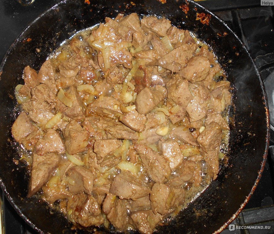 Печень свиная жареная рецепт. Чтобы печень была мягкая при жарке свиная. Как приготовить свиную печень на сковороде .чтобы не горчила. Как приготовить свиную печень чтобы не горчила.