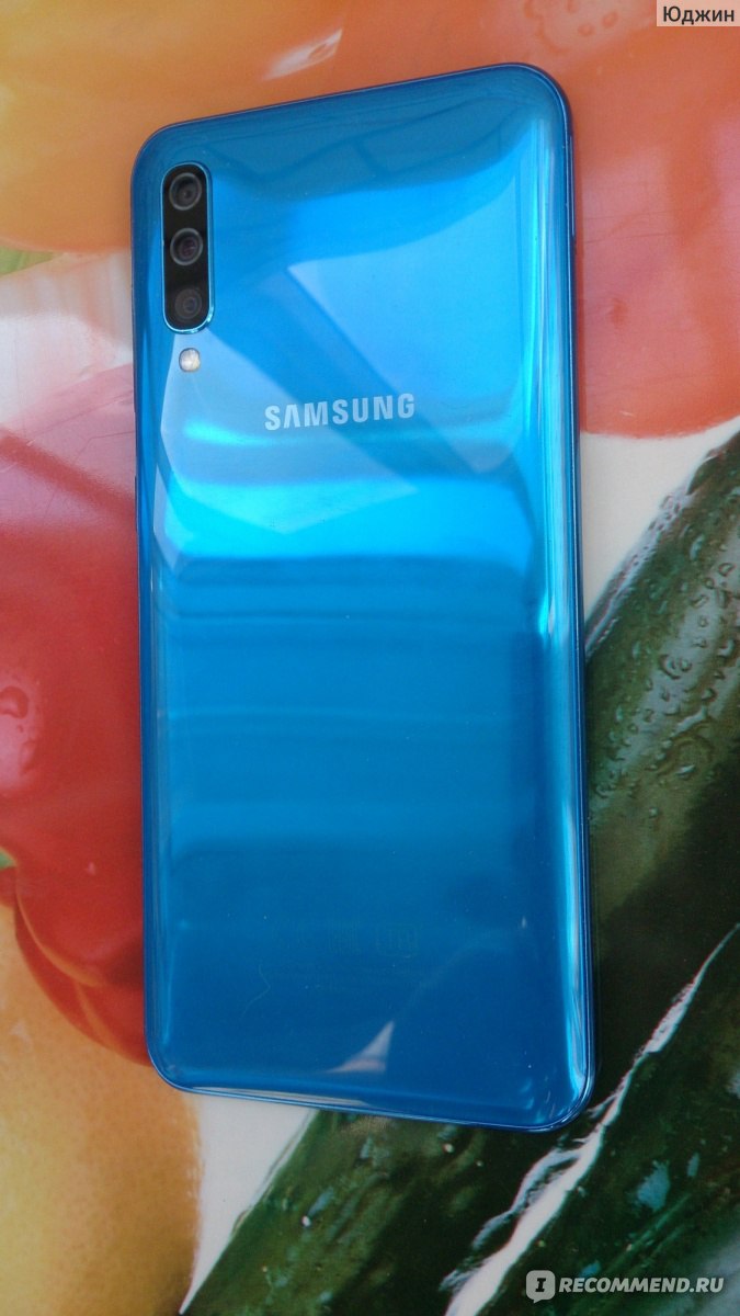 Смартфон Samsung Galaxy A50 - « Купили аж 2 телефона Samsung А50! Стоит ли  носить сотовый телефон в чехле и приобретать для него защитное стекло? У А50  «чувствительный» пластиковый корпус, но я