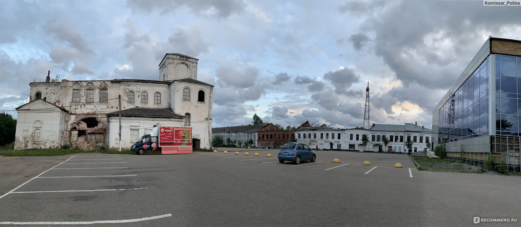 Россия. Новгородская область. Валдай - «Город прекрасный. Но местные власти  его просто уничтожили... Снаружи приукрашено, внутри- все очень  печально...В первую очередь пошла на кладбище. Потом глянули как живет  простой народ...» | отзывы