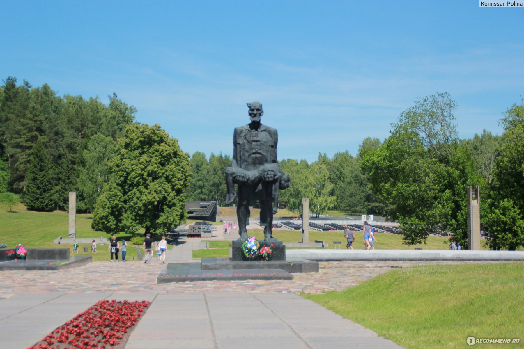 Мемориальный комплекс Хатынь. Белоруссия / Беларусь - «...На это месте в  1943 году были заживо сожжены почти 150 человек. Из них 75- дети. ВСЕГДА,  Каждые 30 секунд -по ним звонят колокола мемориала...» | отзывы