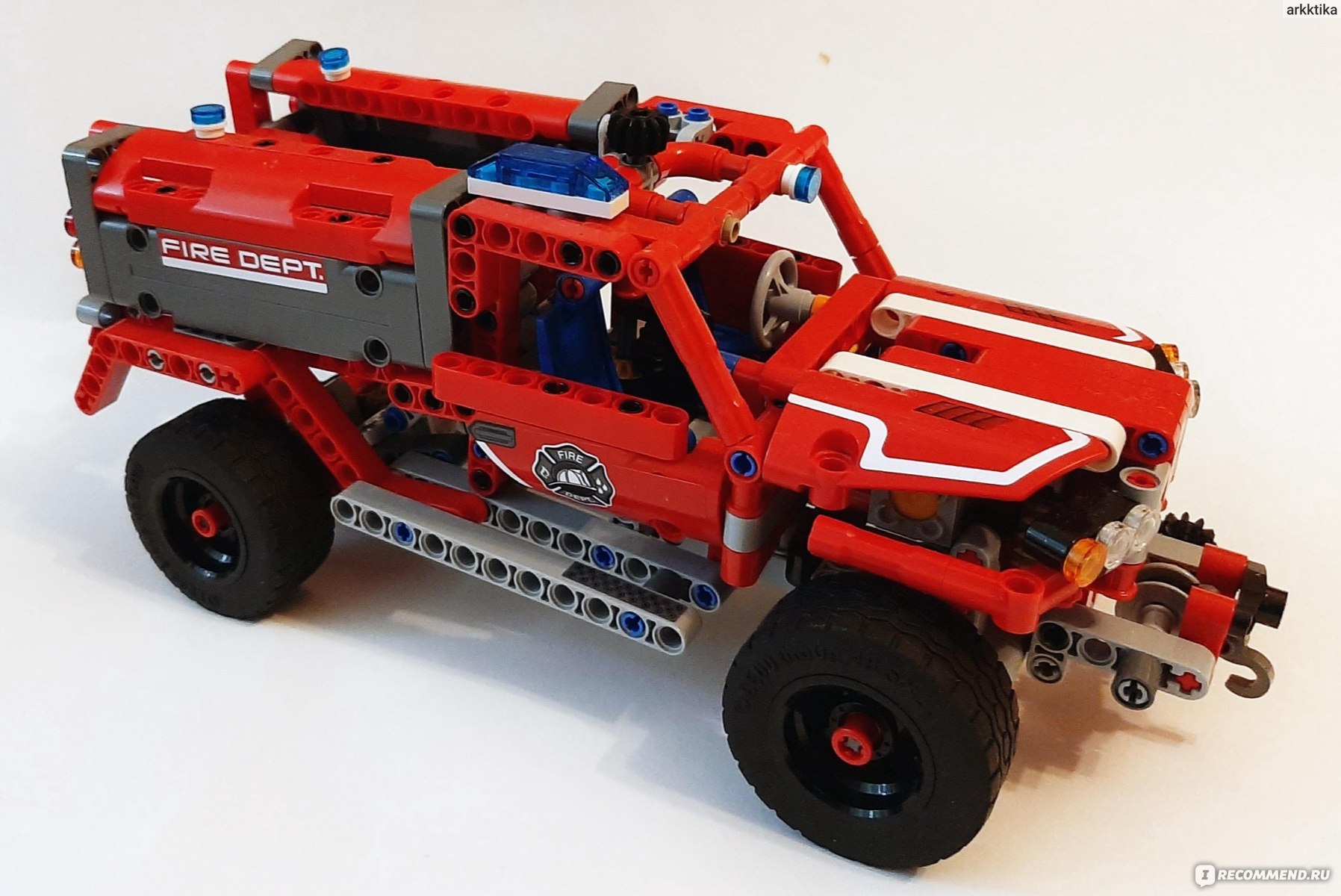 Lego Technic 42075 Служба быстрого реагирования - «Две крутых красных машины  в одном наборе. Работающий двигатель под капотом и множество других  интересных функций.» | отзывы