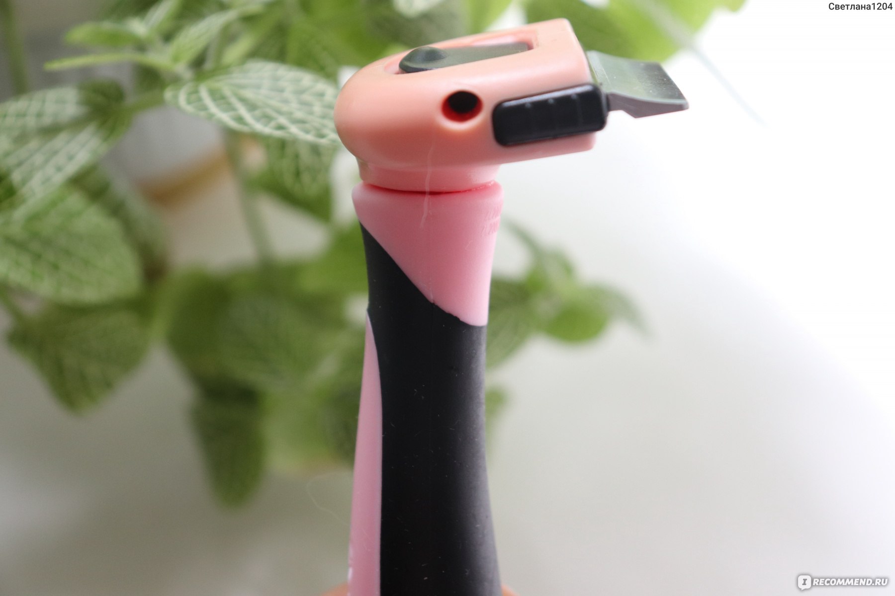 Фурминатор Gynobu с прорезиненной ручкой и сменным ножом фото