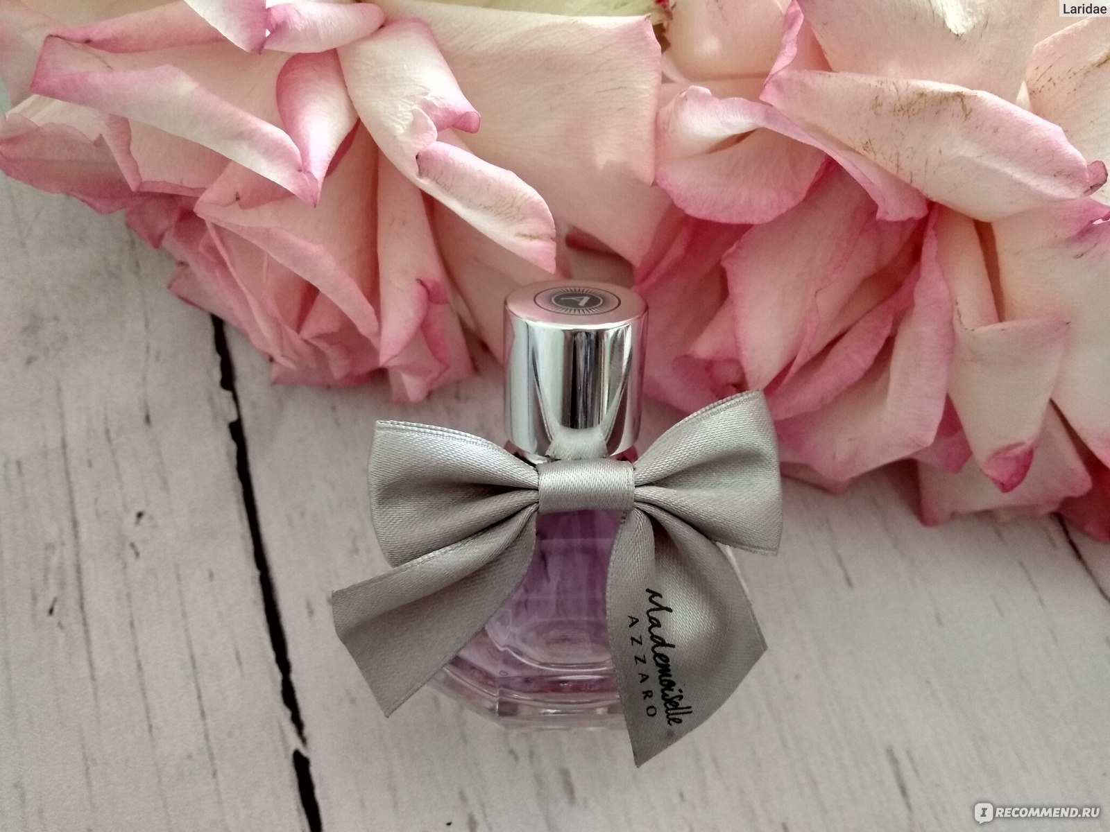 Azzaro mademoiselle l eau tres. Туалетная вода Azzaro Mademoiselle l'Eau tres Belle. Туалетная вода Azzaro Mademoiselle l Eau tres Belle 30 ml.. Мадмуазель азаро 30 мл Садовод. Mademoiselle l’Eau très Belle Azzaro для женщин.