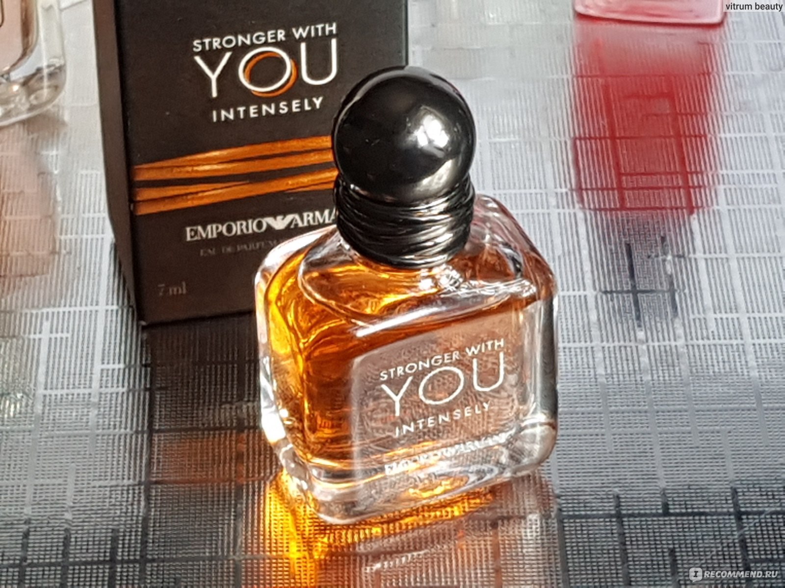 Stronger with you intensely. Мужской дезодорант Emporio Armani stronger with you 200 ml. Armani stronger Intensly пирамида. Стойкость Armani stronger with you. Emporio Armani stronger with you absolutely вытянутый флакон.