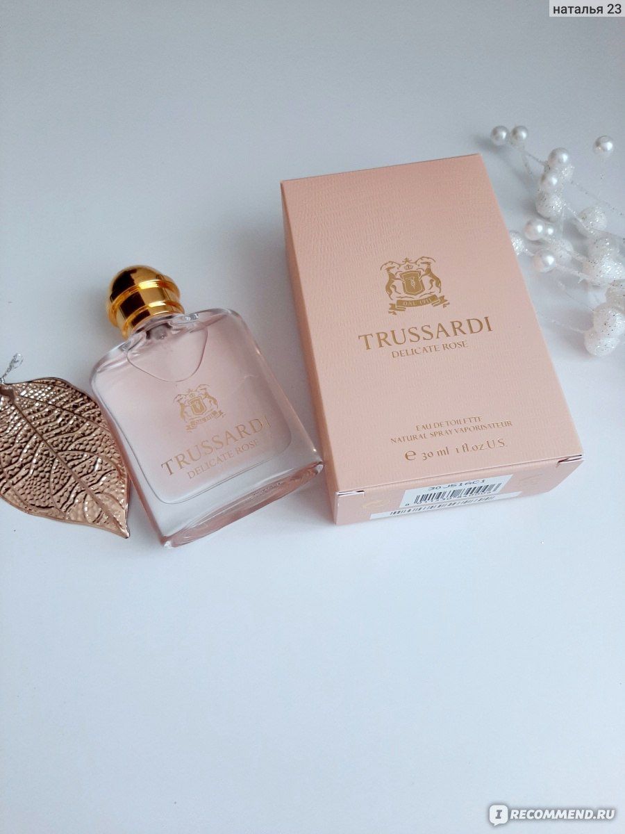 Trussardi delicate rose фото