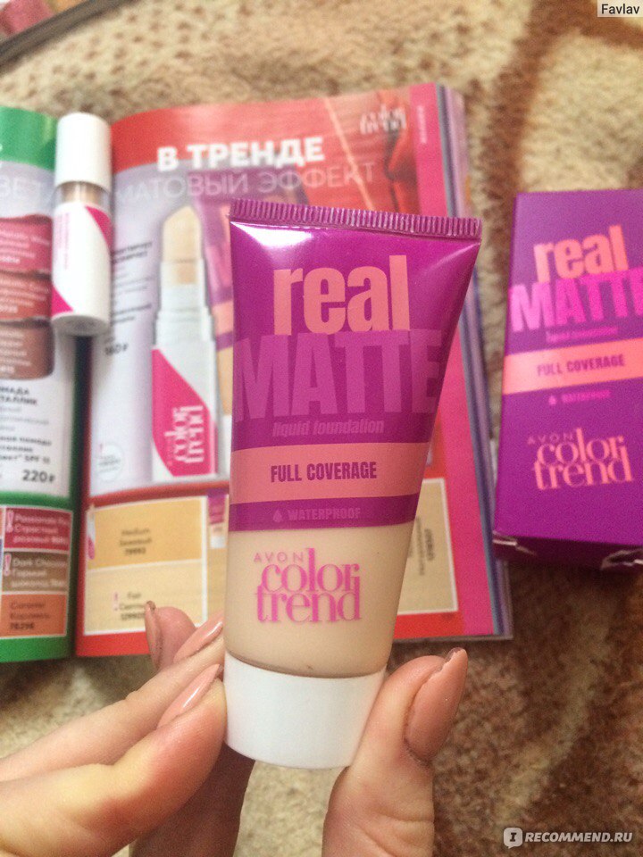 Тренд отзывы. Real Matte Avon тональный крем. Эйвон матирующий тональный крем для лица real Matte. Эйвон тональный крем Реал мате. Матирующий тональный крем real Matte эйвон свотчи.