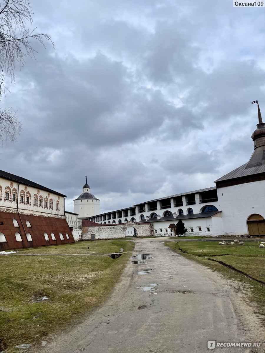 Погода в кириллове вологодской. Белозерский монастырь Вологодская область. Кириллов Вологодская область центр города. Кирилло-Белозерский монастырь Вологодская область монахини. Вологда Кирилловская.