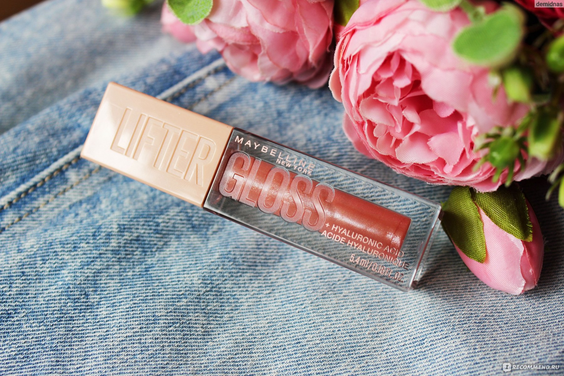 Блеск для губ MAYBELLINE lifter gloss - «🍁 Безупречный блеск для губ  MAYBELLINE lifter gloss в оттенке 003 MOON. Россыпь искр на губах,  придающих объем. Свотчи, стойкость 🍁» | отзывы