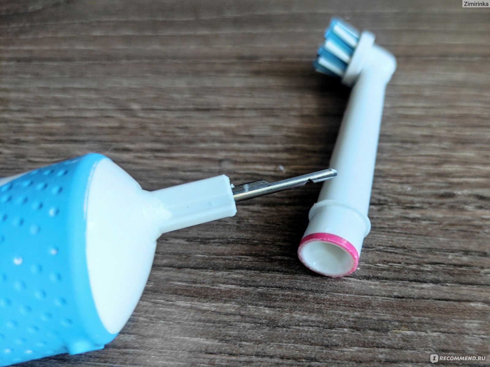 Электрическая зубная щетка Oral-B Vitality 100 Cross Action