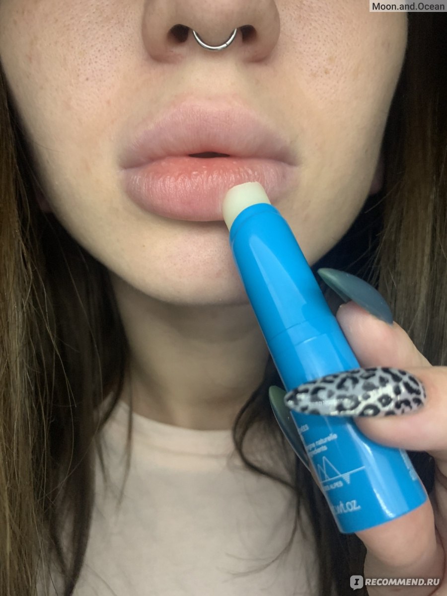 Бальзам для губ Uriage EAU thermale stick levres lipstick  фото