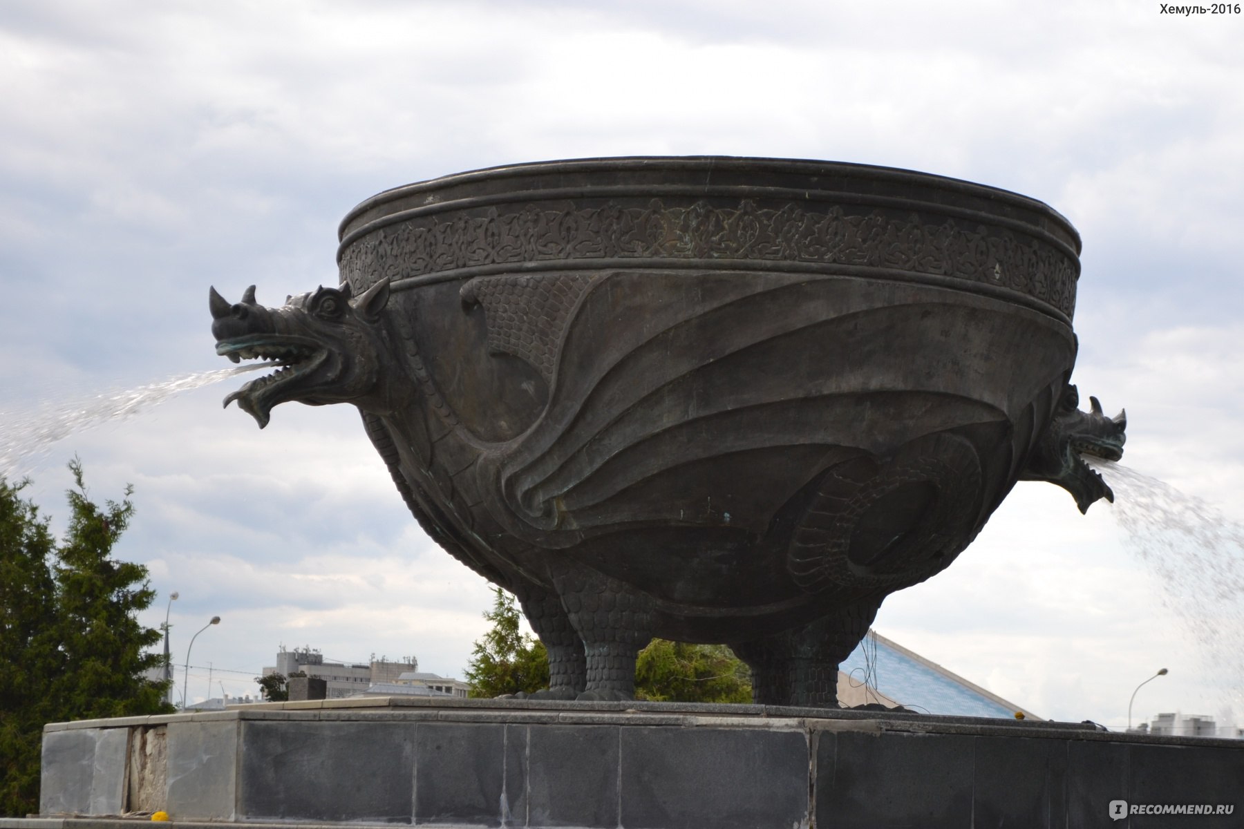 Памятник кабану в Казани