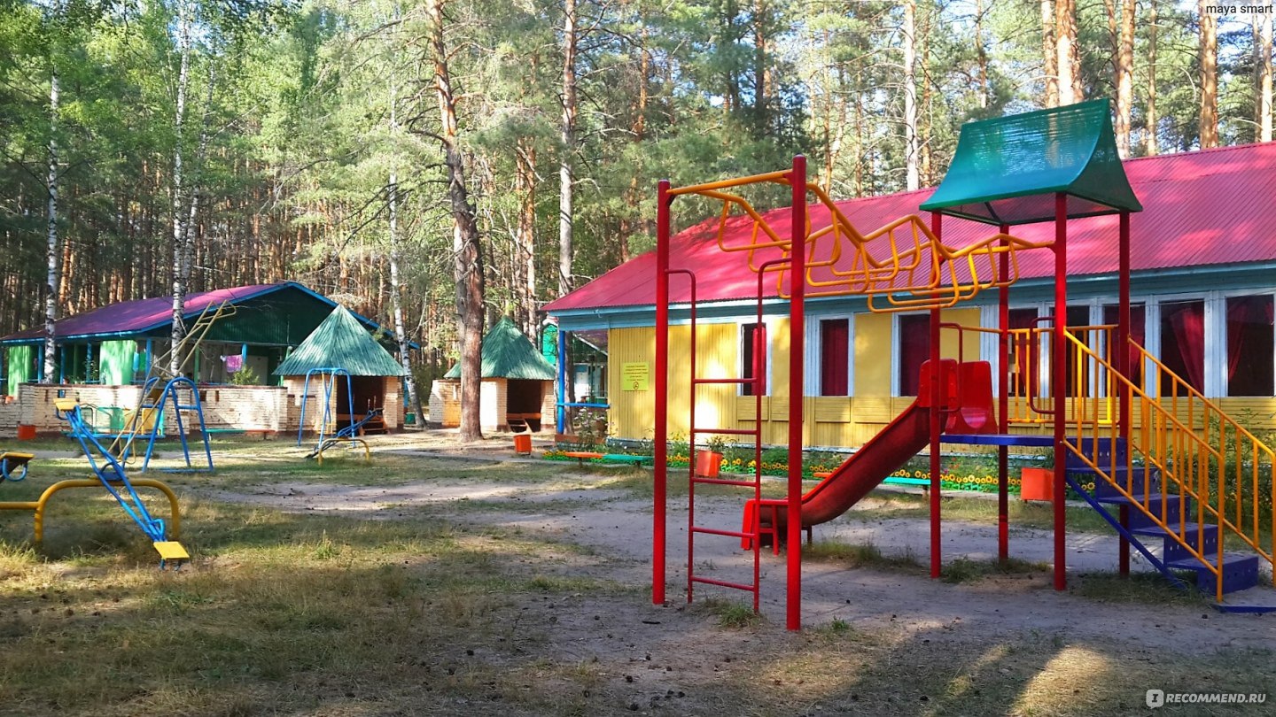 Детская площадка рядом с "Колобком"