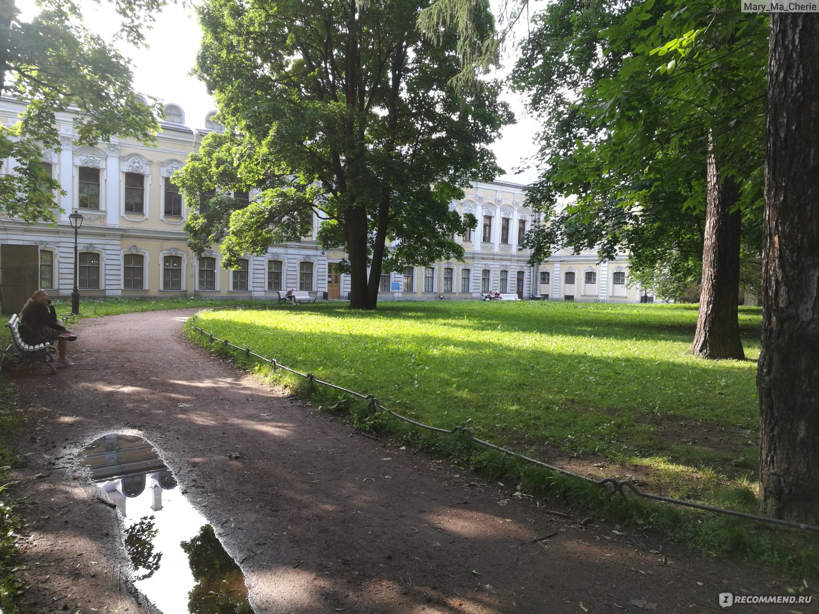 Сад фонтанного дома Санкт-Петербург