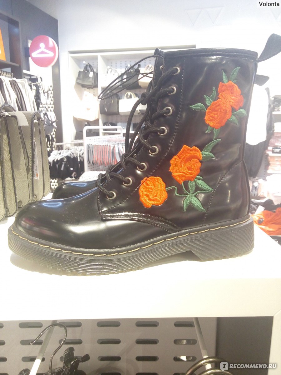 Ботинки Dr. Martens 1914 Vonda - «Женственные берцы существуют? Да, и это  Dr Martens Vonda — неформальная обувь, которую я ношу уже 7 лет! Сравнение  39 и 40 размеров + как отличить оригинал от подделки + фото образов» |  отзывы