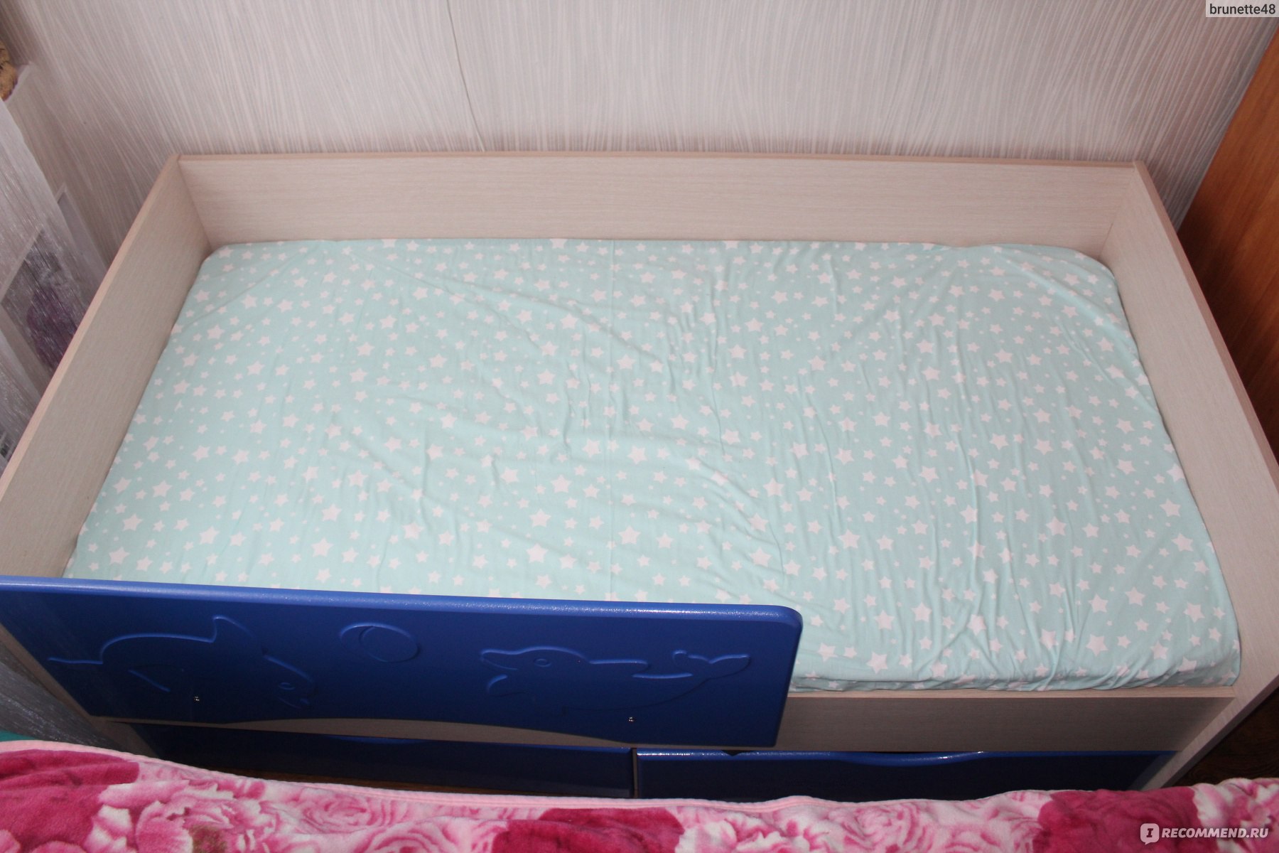 Детская кровать с закругленными углами