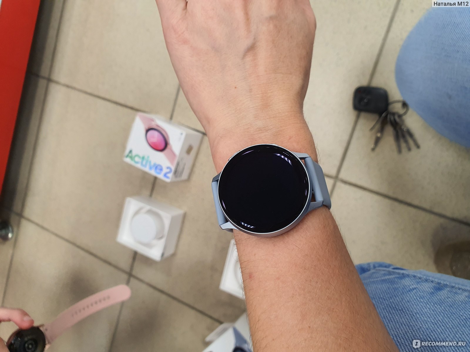 Часы viber. Samsung watch Active 2. Samsung watch 40 мм и 44. Самсунг Актив 2 44мм на женской руке. Samsung Galaxy watch Active 2 обзор.