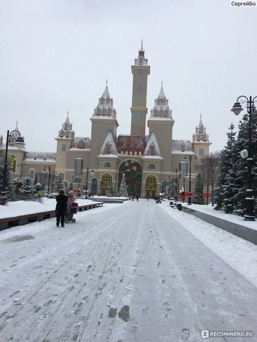 Парк Остров Мечты / Dream Island, Москва - «Антипатриотично, дорого,  многолюдно.🙄 Не зря здание занимает 7 место «100 самых уродливых зданий  России