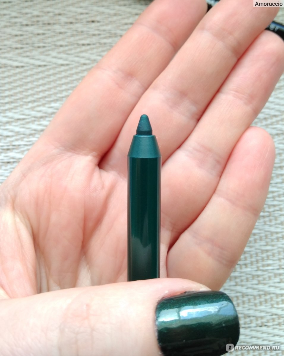 Мейбелин зелёный карандаш