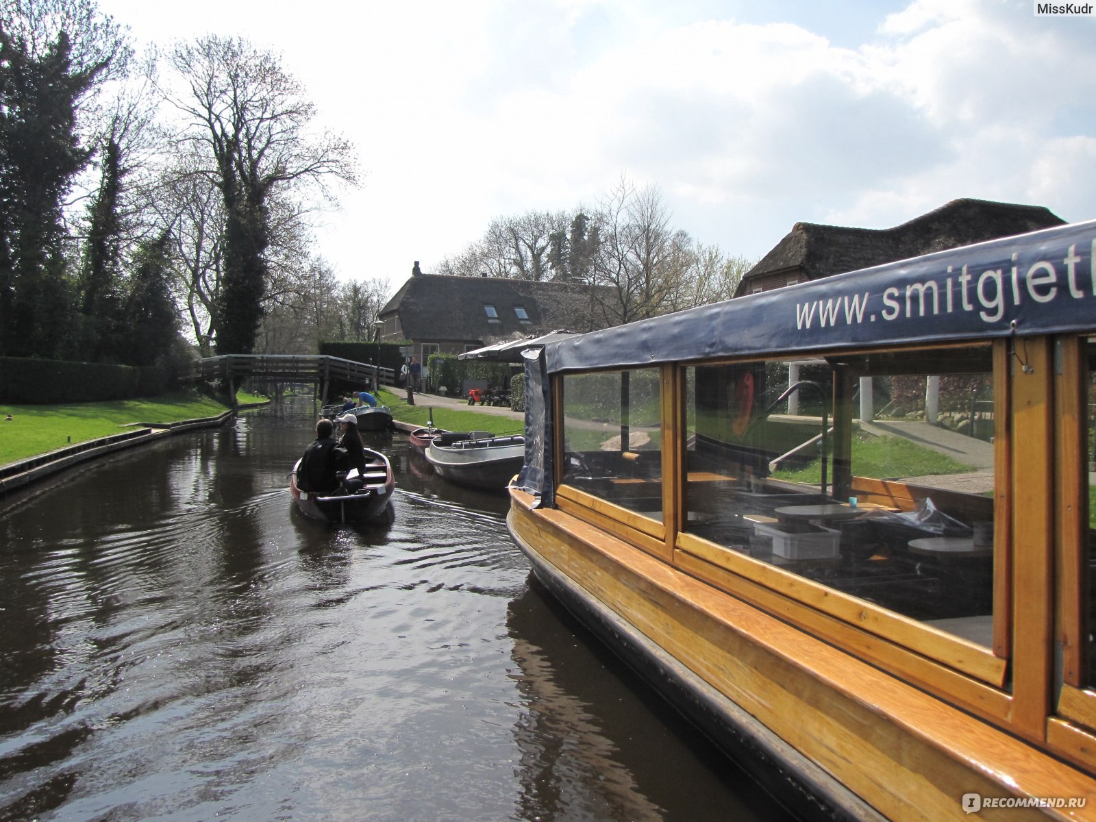 Нидерланды, Гитхорн (Giethoorn) - «Любите ли вы необычные места в Европе?  Гитхорн - одно из таких мест: каналы вместо дорог. » | отзывы