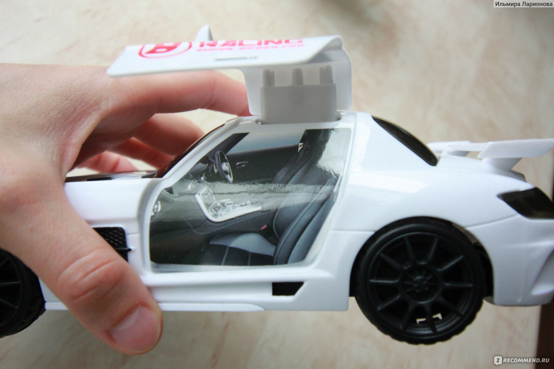 Lediv toys Sportcar New series LD-101 - «Танцевальная машинка!))) Сама едет,  поет, кружится, разворачивается, открывает двери и светится!!!» | отзывы