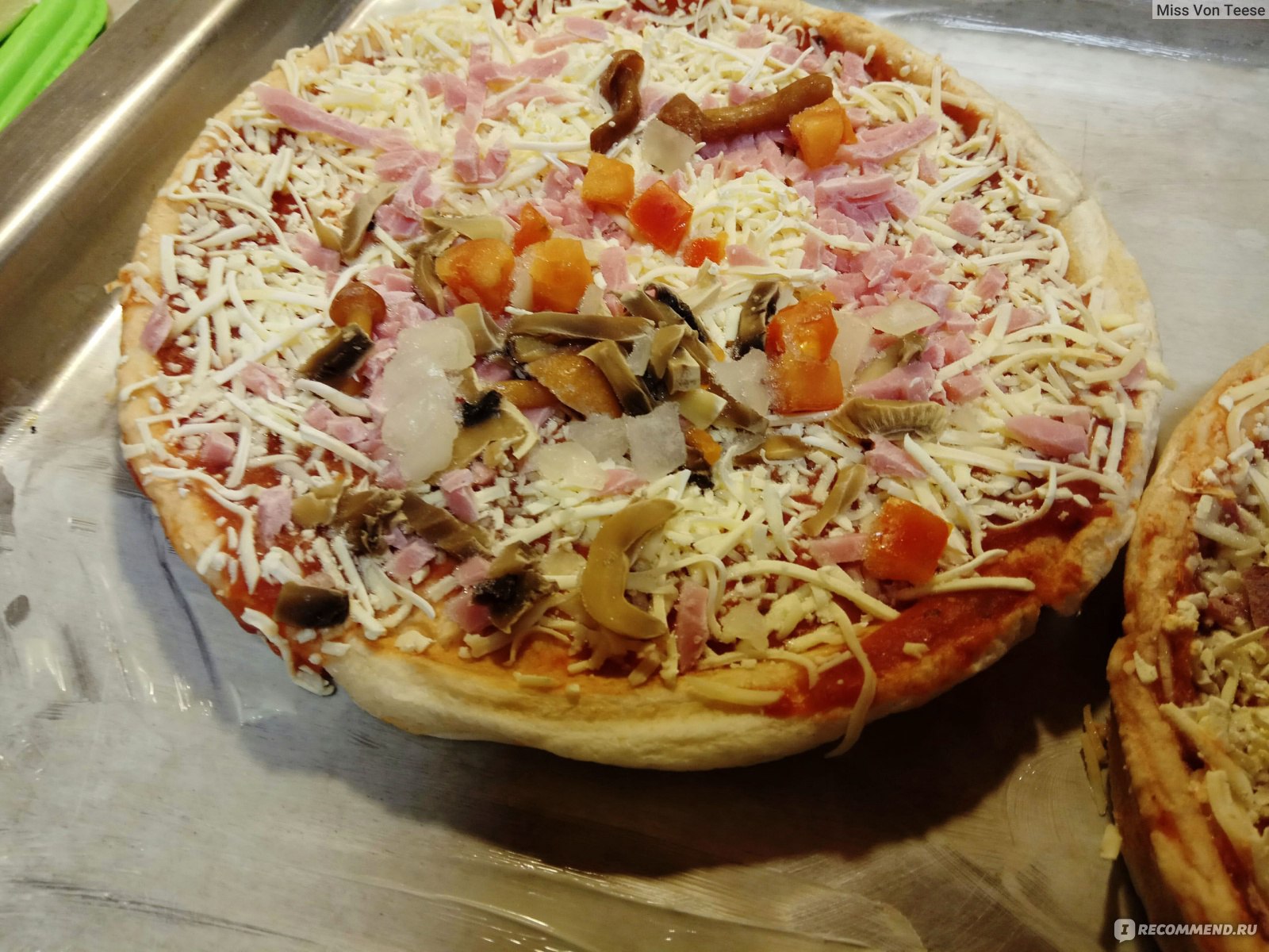 Замороженная пицца "Пан Гурман"  с ветчиной и грибами фото