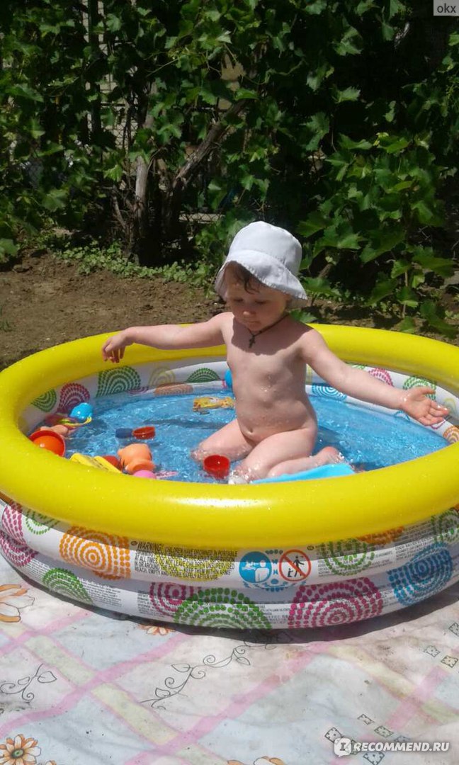 Детский надувной бассейн с горкой для дачи