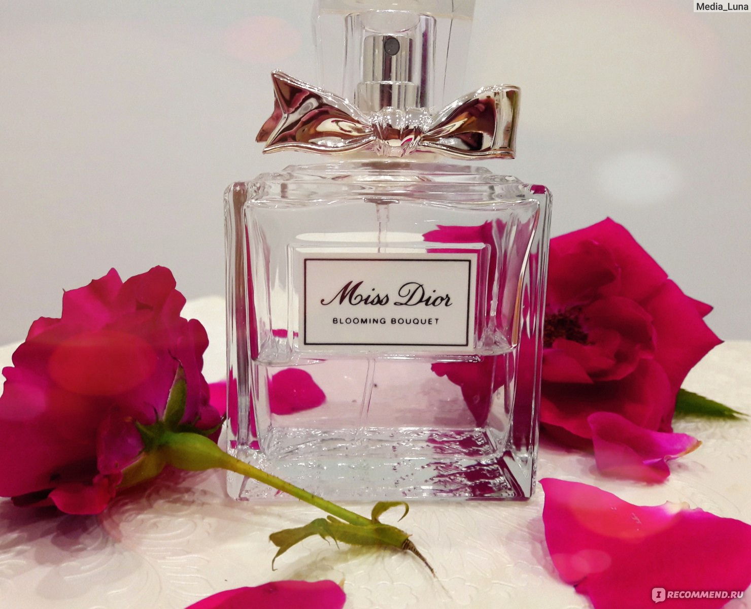 Miss dior blooming. Miss Dior Blooming Bouquet реклама. Miss Dior Blooming Bouquet фото. Dior Miss Dior Blooming Bouquet женские 15 ml. Miss Dior Blooming Bouquet размер бутылочки.