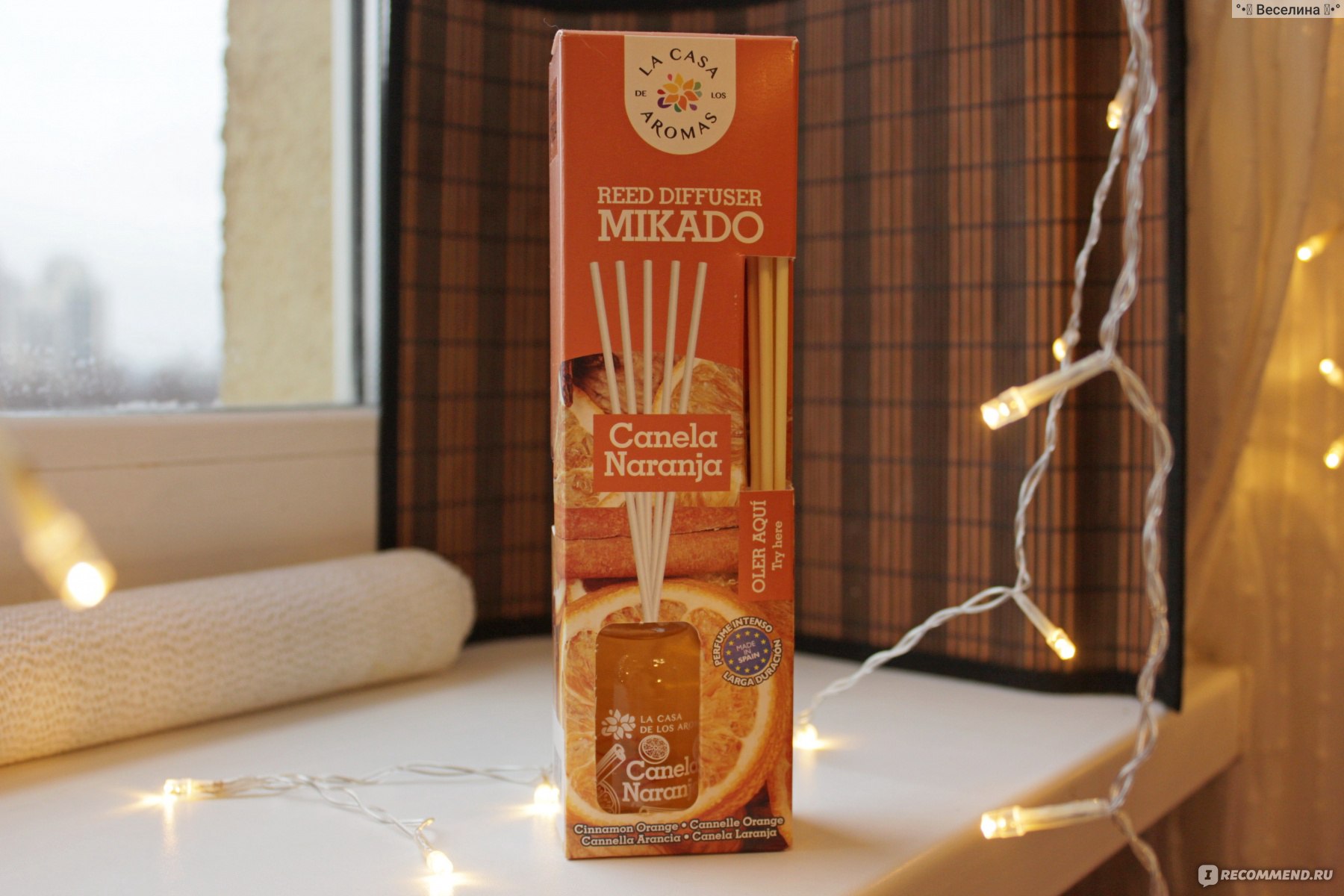 Ароматический диффузор La Casa de los Aromas Апельсин и корица / Reed  Diffuser Mikado Canela Naranja - «Когда Новый год на носу, ёлка поставлена,  гирлянда сверкает, а настроения все равно нет! Аромат