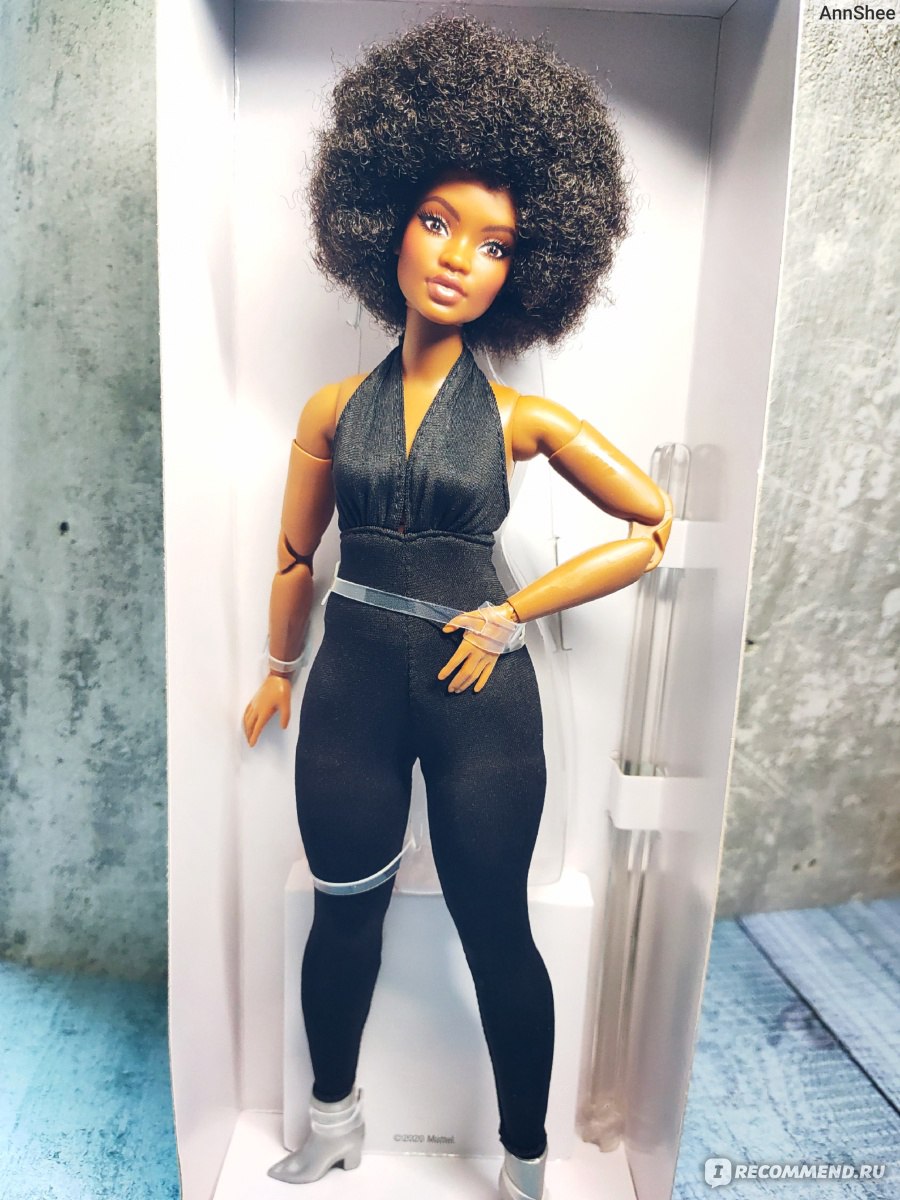 Barbie Looks 2021 Curvy Brunette GTD91/ Барби Лукс Пышная Брюнетка GTD91 -  «Не идеальная, но очаровательная пышка Элль Barbie Looks + маникюр для  Барби + как проколоть уши Барби) » | отзывы