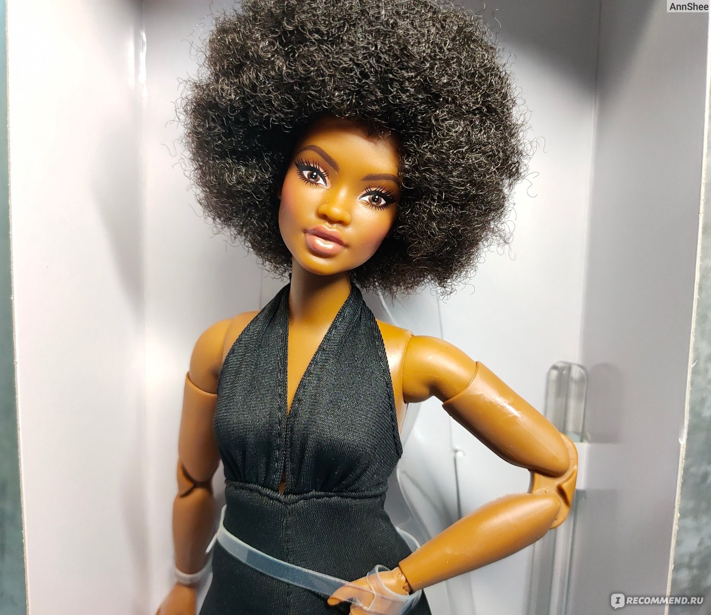 Barbie Looks 2021 Curvy Brunette GTD91/ Барби Лукс Пышная Брюнетка GTD91 -  «Не идеальная, но очаровательная пышка Элль Barbie Looks + маникюр для  Барби + как проколоть уши Барби) » | отзывы