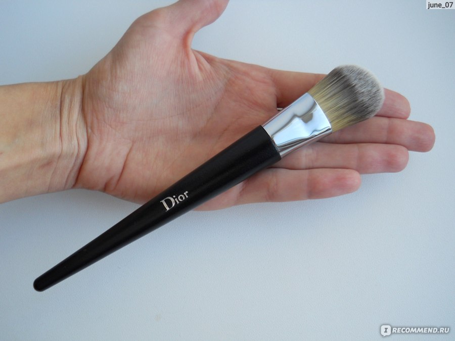 Dior 11 brush best sale