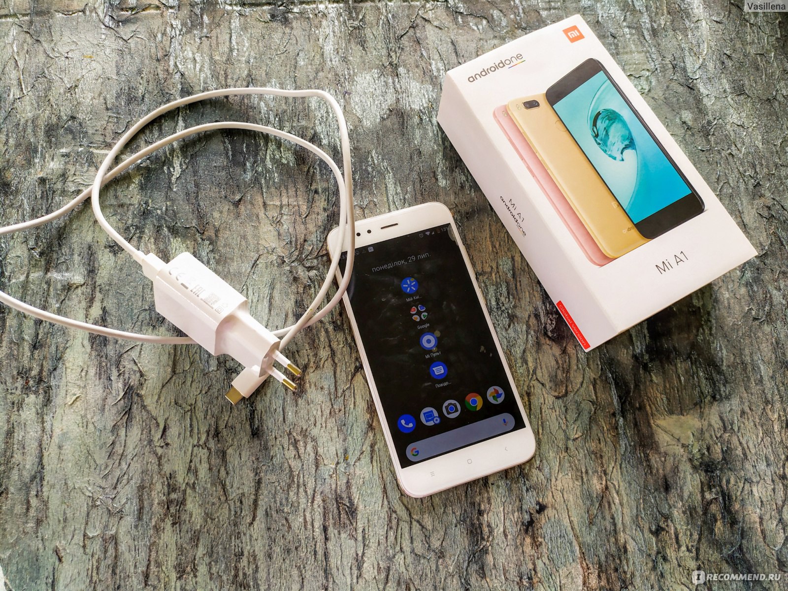 Мобильный телефон Xiaomi Mi A1 - «Служил мне верой и правдой больше года,  отработал каждую копейку, вложенную в него, и будет работать ещё!» | отзывы