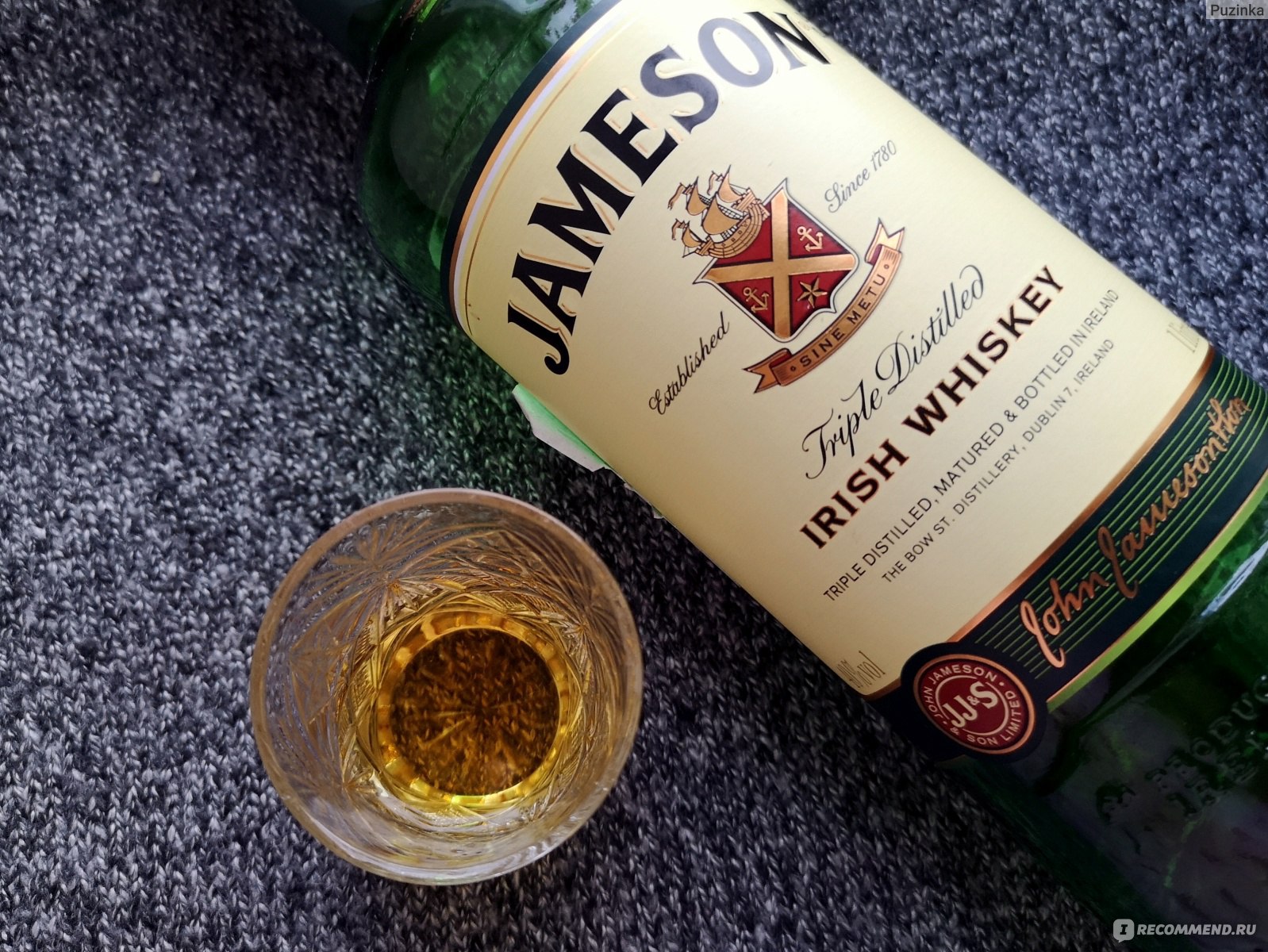 Jameson отзывы. Jameson виски. Джон джемисон виски. Jameson 100cl. Виски Jameson купаж 40.