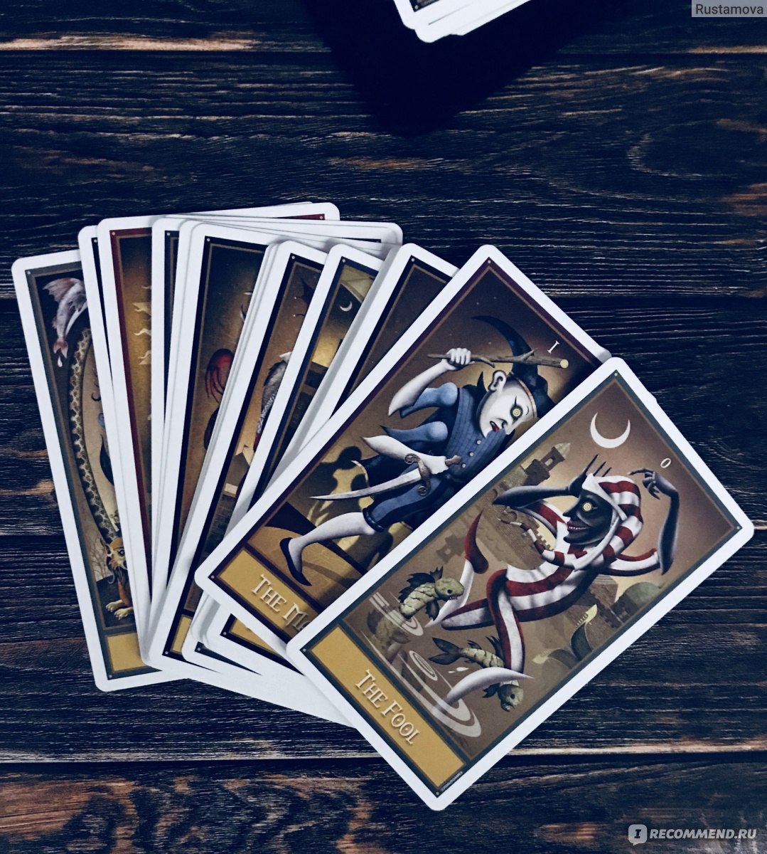 Колода Deviant Moon Tarot