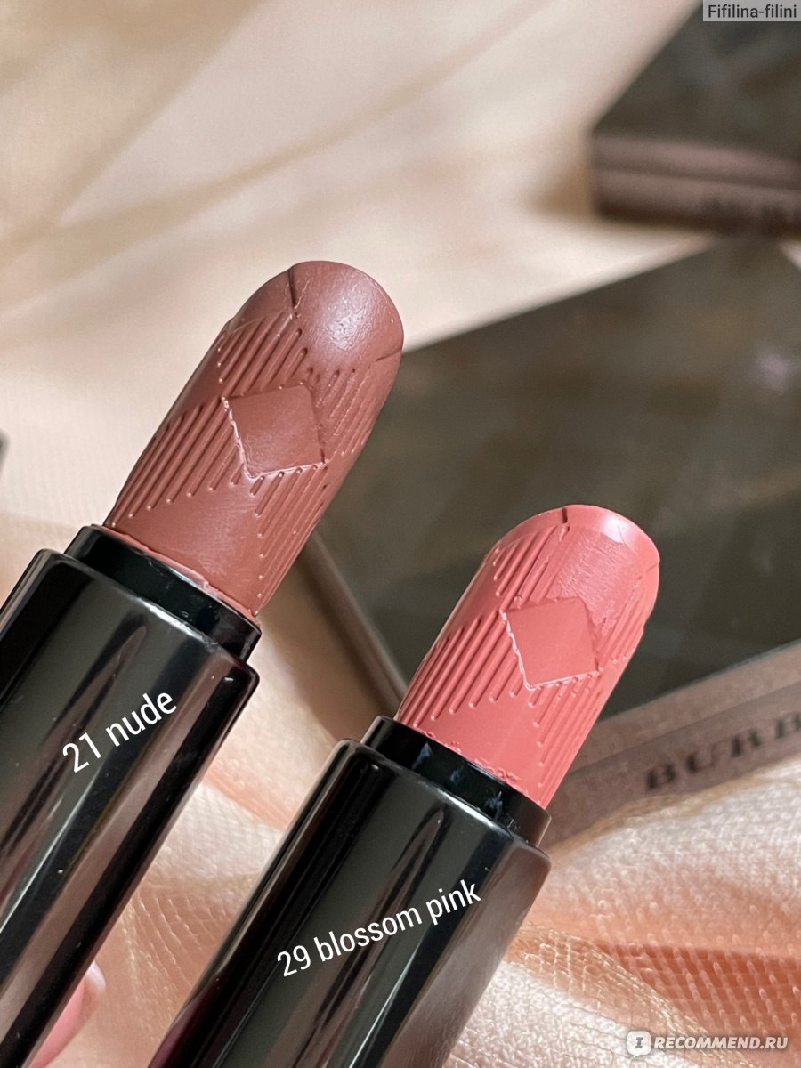 Burberry kisses 2025 blossom pink