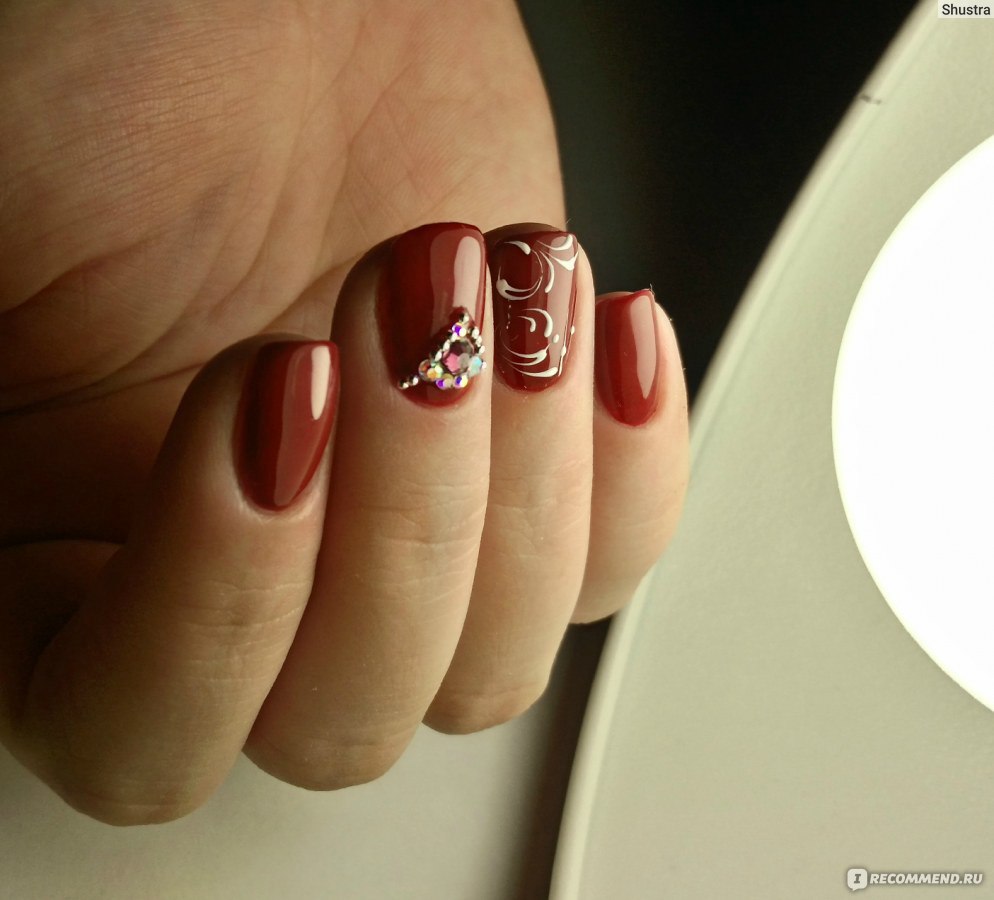 Модный маникюр цвета Марсала | Бордовые ногти, Маникюр, Польские ногти