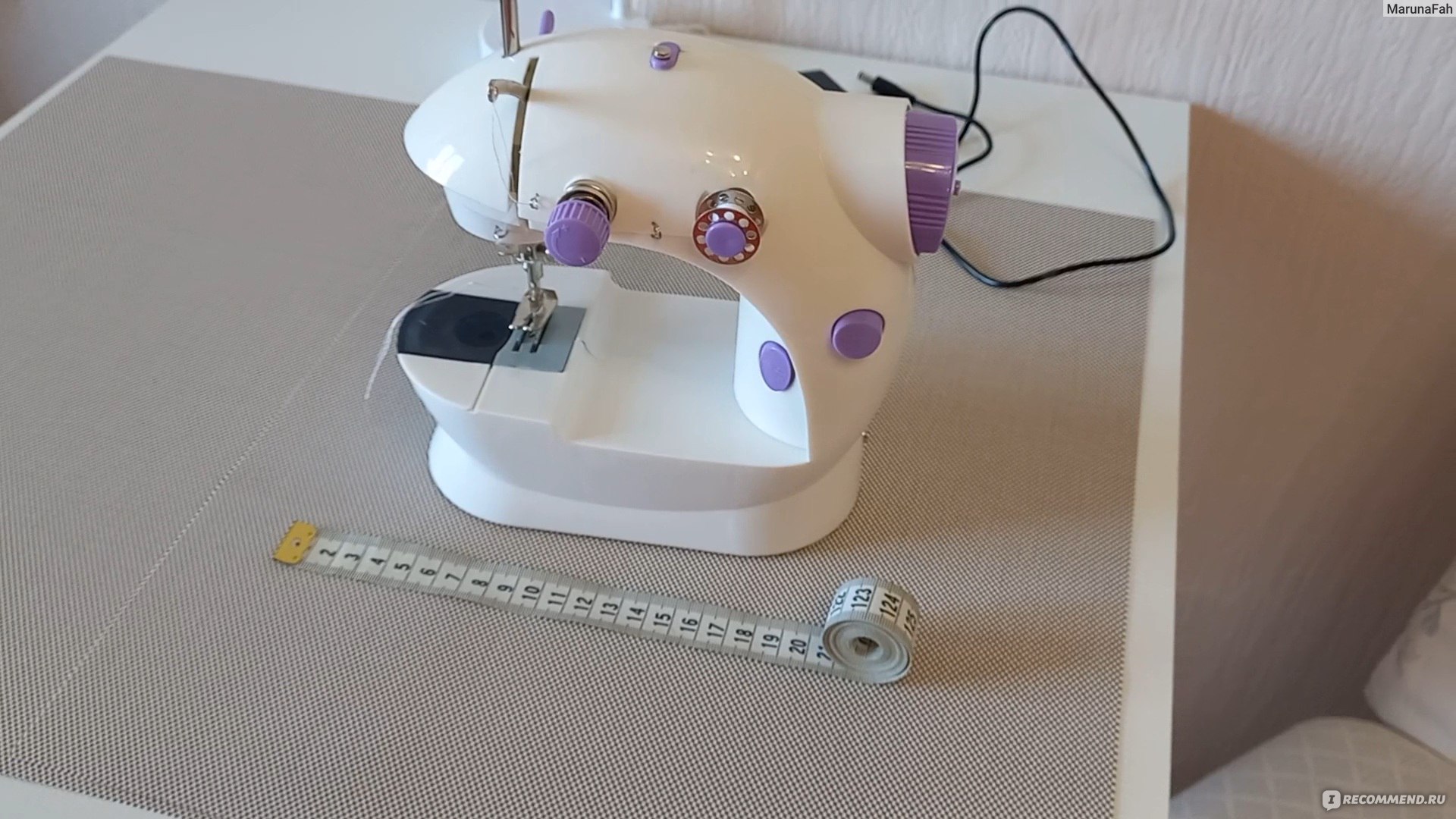 Швейная мини-машинка Aliexpress Desktop Portable Mini electric sewing  machine Household/Teaching handmade sewing matching tools European standard  plug - «Все ругают, ну а я в восторге. За что не любят эту малышку?» |