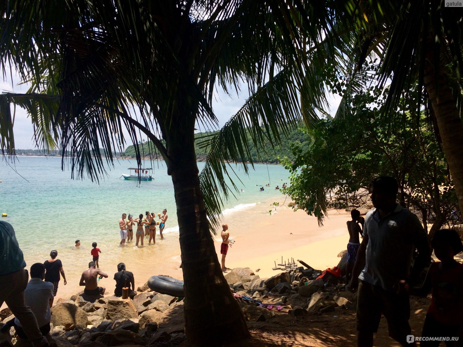 Banana beach шри ланка. Джангл Бич Шри Ланка. Джангл Бич Унаватуна. Пляж Джангл Бич Шри Ланка. Jungle Beach Шри Ланка Унаватуна.