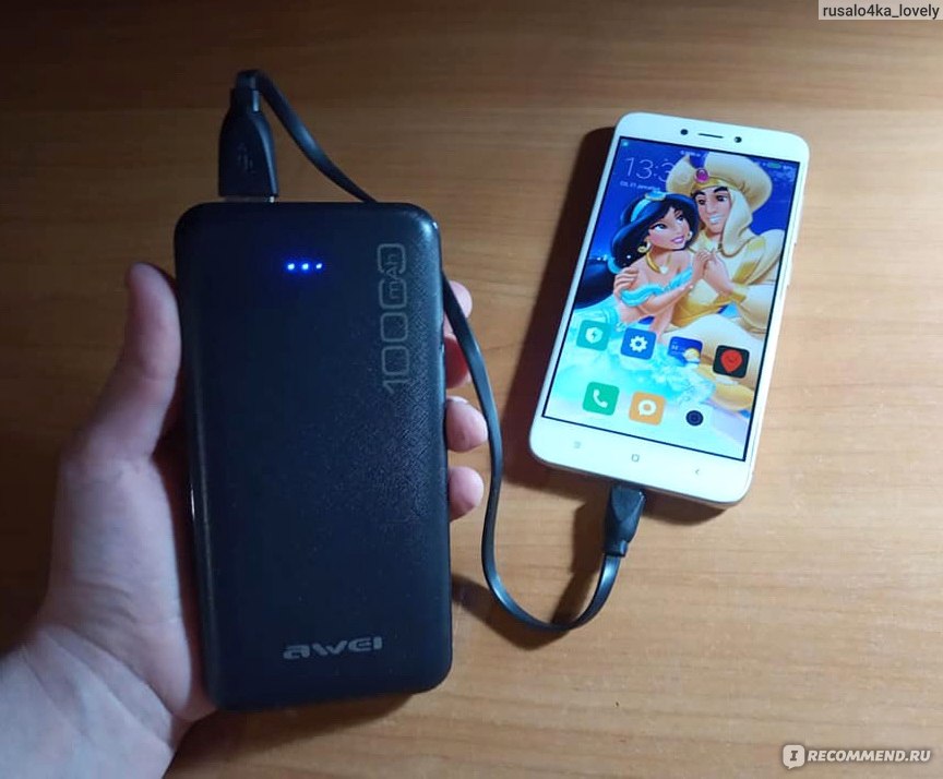 Зарядка смартфона с помощью внешнего аккумулятора Power bank Awei P28K 10000 mAh 2USB Black