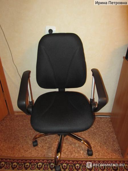 Обычное кресло для компьютера