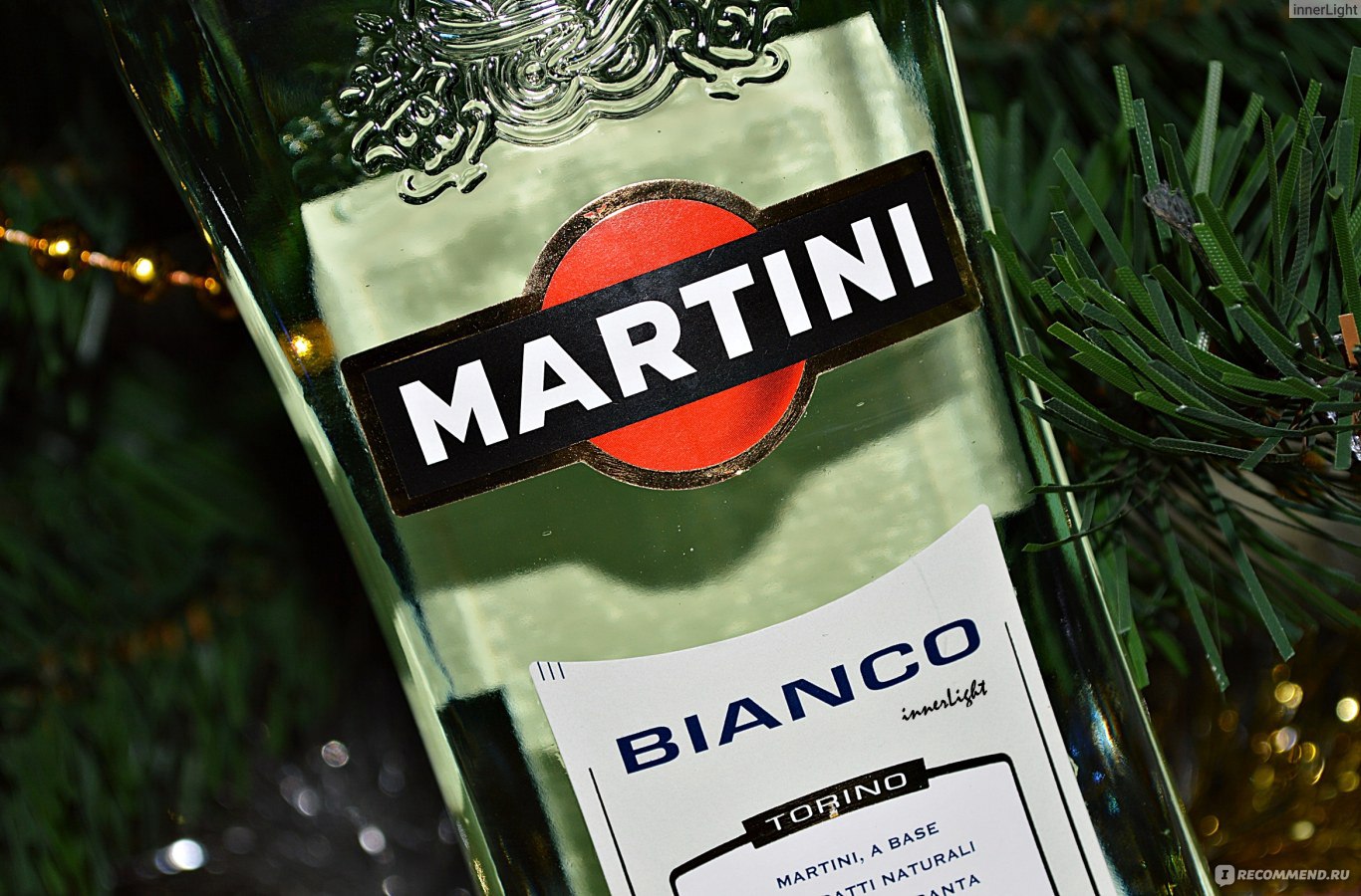 Вермут Martini Bianco - «Дамы и господа! УРА! 2016 вступил в свои права!  Поднимаем бокалы! У меня Martini bianco, а у вас? Делитесь информацией о  напитках, которые вы пили в новогоднюю ночь,