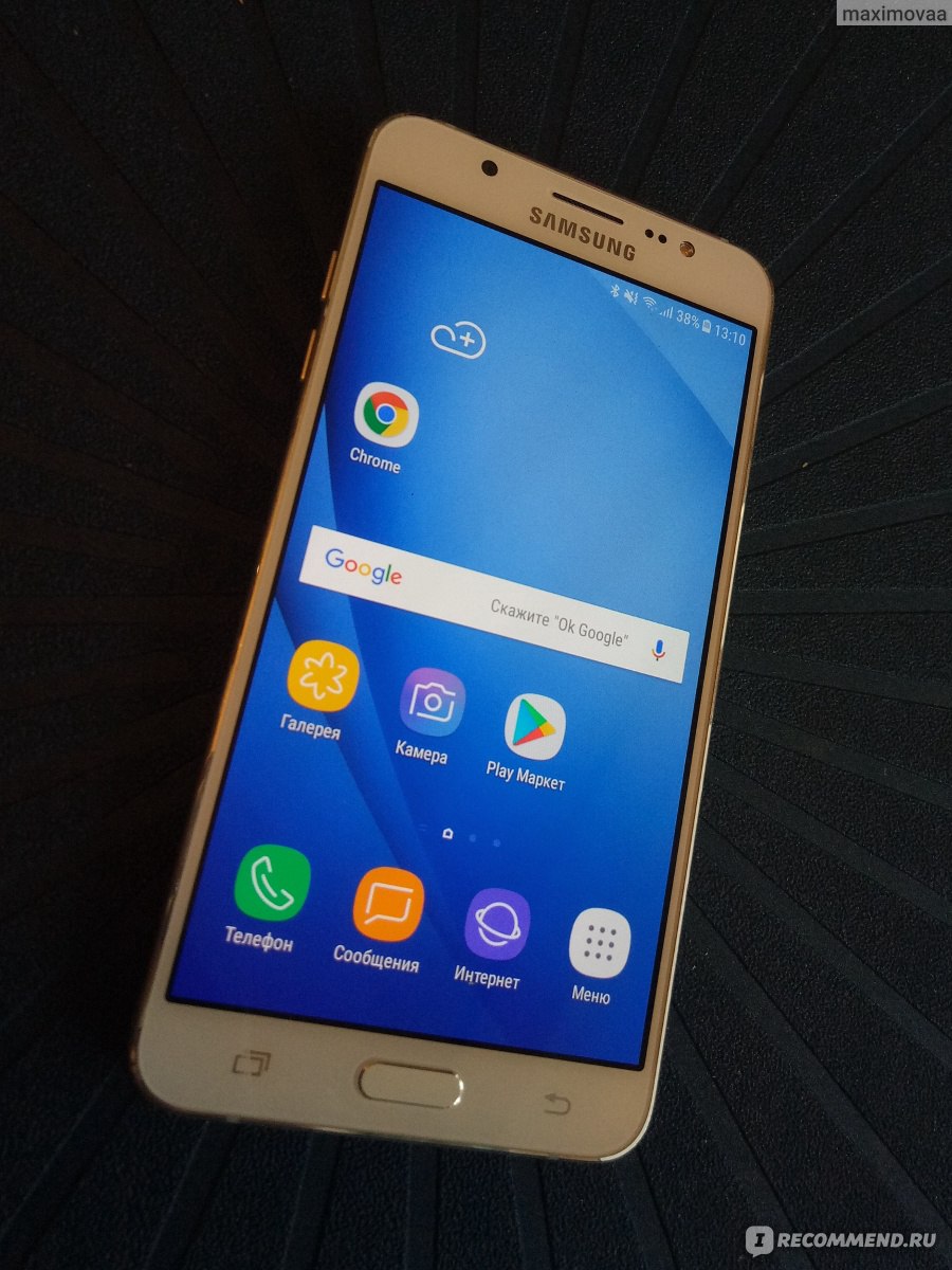 Мобильный телефон Samsung Galaxy J7 (2016) SM-J710F - «Samsung Galaxy J7  (2016) - смартфон с большим качественным экраном и очень неплохой камерой.  А остальное и неважно, если учесть его цену. Подробный разбор