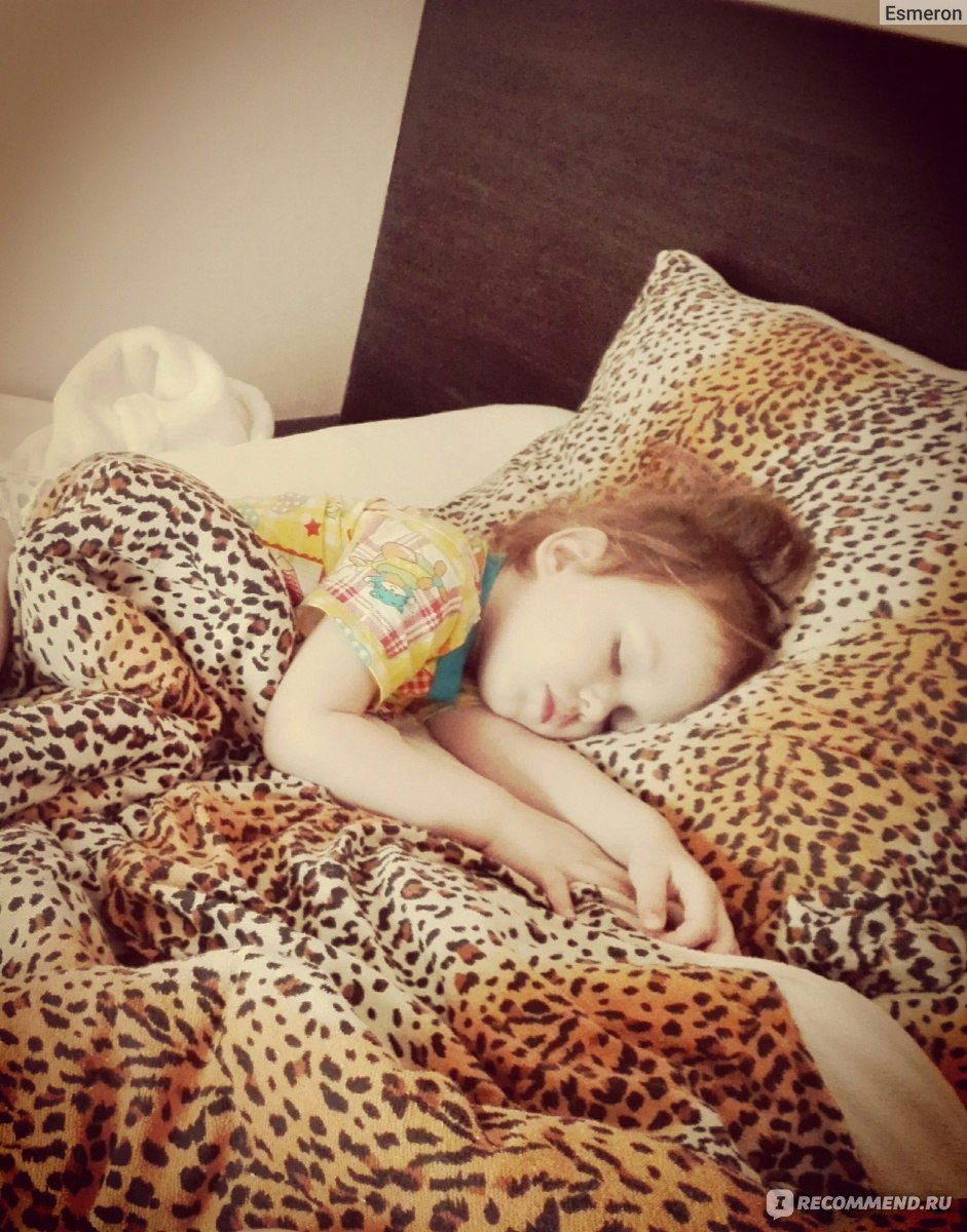 Ребенок во сне крутится по всей кровати почему